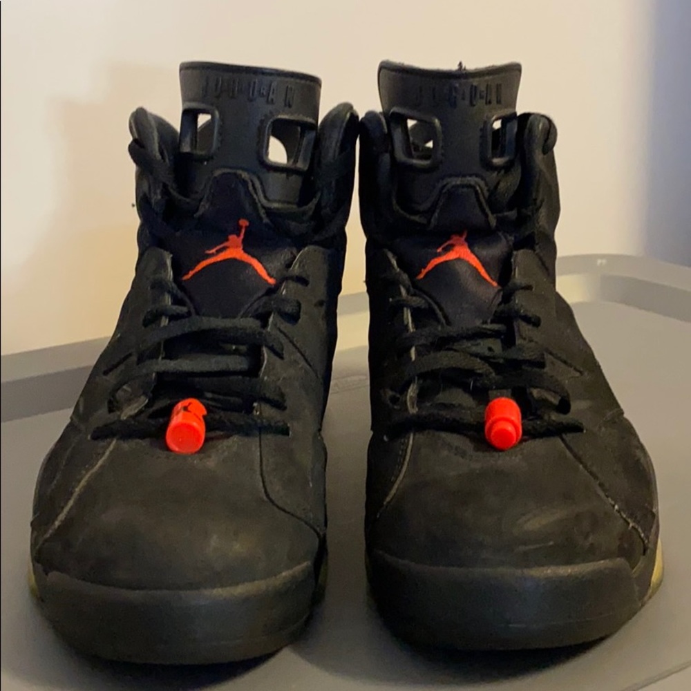 Air Jordans - Retro 6 - Black Varsity Red